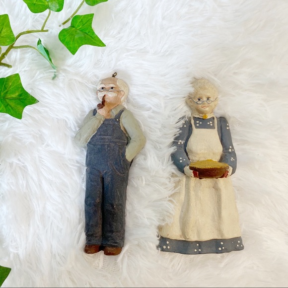 Vintage Grandma And Grandpa Pair Of Wall Hanging Figurines Decor - Picture 1 of 7
